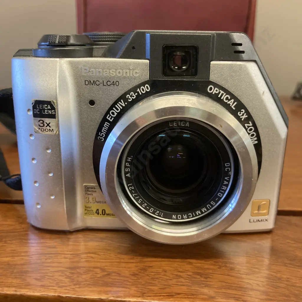 Panasonic LUMIX DMC-LC40 3.9MP Digital Camera 33-100 Leica Zoom, CD, Charger, Lenovo Professional Bag Image 1++